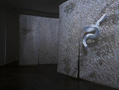 Lee Bae, Attending, exhibition view. Courtesy of Perrotin