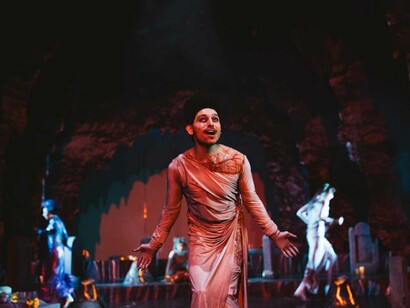 Ulrike Maria Stuart. Courtesy of the Deutsches Theater