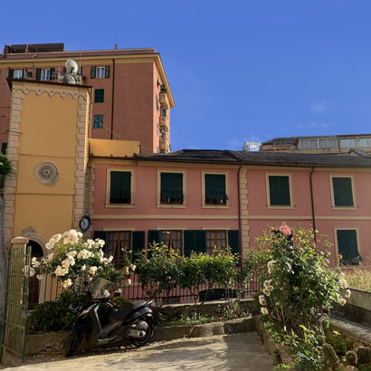 Clinica Bossi oggi scoperta da Guglielmi, dove fu operata e morì Constance; oggi abitazione privata a Genova