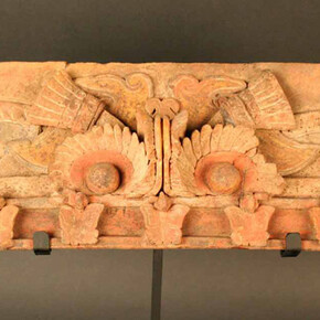 Fragmento de incensario

Materiales: Cerámica

Clásico 400- 750 d.C. Estilo Tiquisate.

Medidas: 128 mm de alto