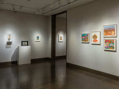 Various artists, Self-taught artists at the crossroads of fact and fiction, exhibition view. Courtesy of Hirschl & Adler Modern
