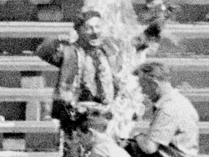 Ryszard Siwiec quemándose a lo bonzo en Varsovia en 1968, para protestar contra la invasión de Checoslovaquia