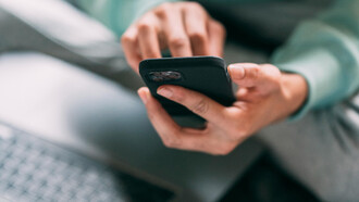 Desconecte-se para se reconectar. Priorize momentos offline e cuide da sua saúde mental. Equilíbrio é fundamental no mundo digital