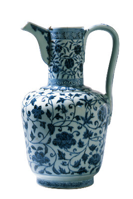 Tankard with Flowering Vines
Ming Dynasty, Yongle-era (1403-1424) ChinaPorcelain with a cobalt under-glazing H 33,3 cm