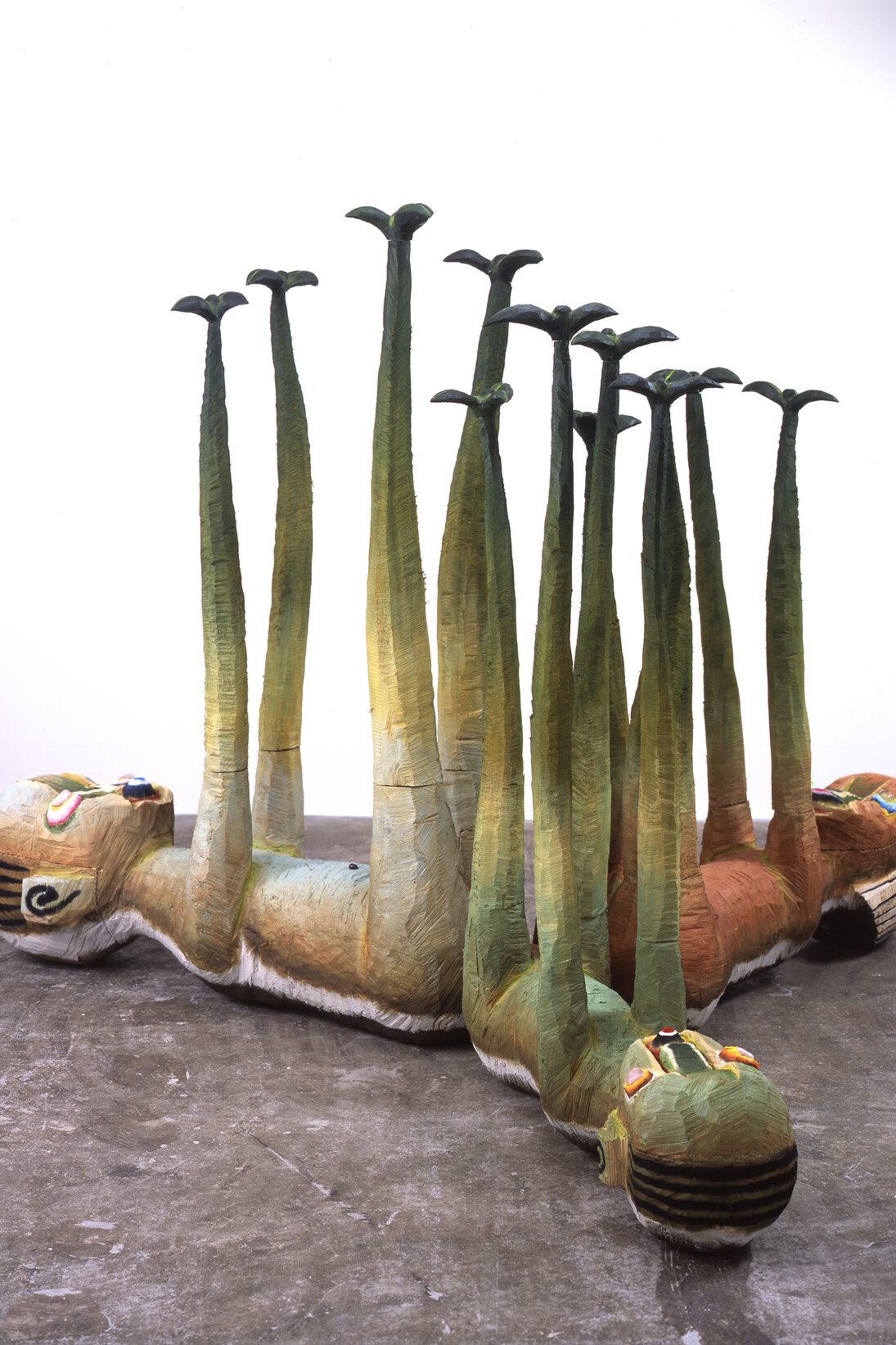 Izumi Kato, Untitled, 2010, Bois, huile, acrylic, pierre et fer, 65 1/4 x 90 1/2 x 90 1/2 inches / 166 x 230 x 230 cm, Photo: Ikuhiro Watanabe, Courtesy Galerie Perrotin