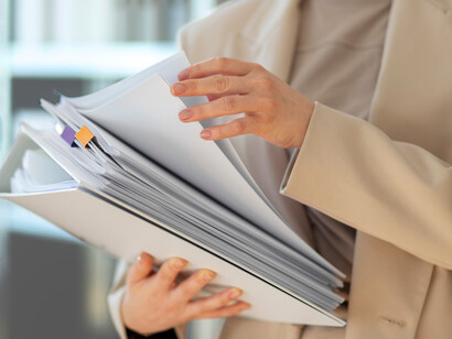 Su papel combina liderazgo institucional, representación internacional y gestión de programas, siendo clave para la implementación de las políticas de la ONU