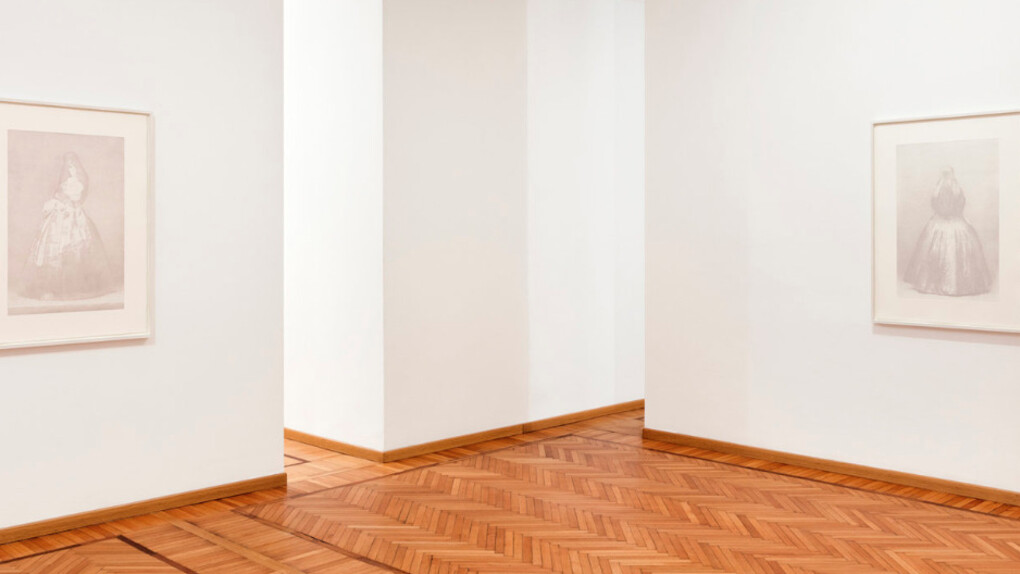 How to Look at a Camera. Courtesy of Monica De Cardenas