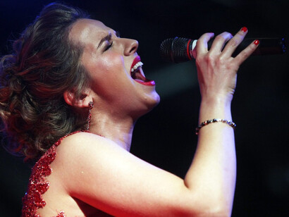 Marija Husar singing