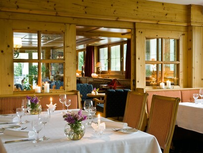 La proposta gastronomica alterna cucina altoatesina e influenze mediterranee, affiancando ai ristoranti dell’hotel le occasioni di convivialità offerte dalle baite e dai locali del gruppo. Ganis Resort, Nova Ponente Obereggen, Trentino Alto Adige, Italia