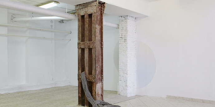 Loin Avec Moi. Courtesy of LMAKgallery