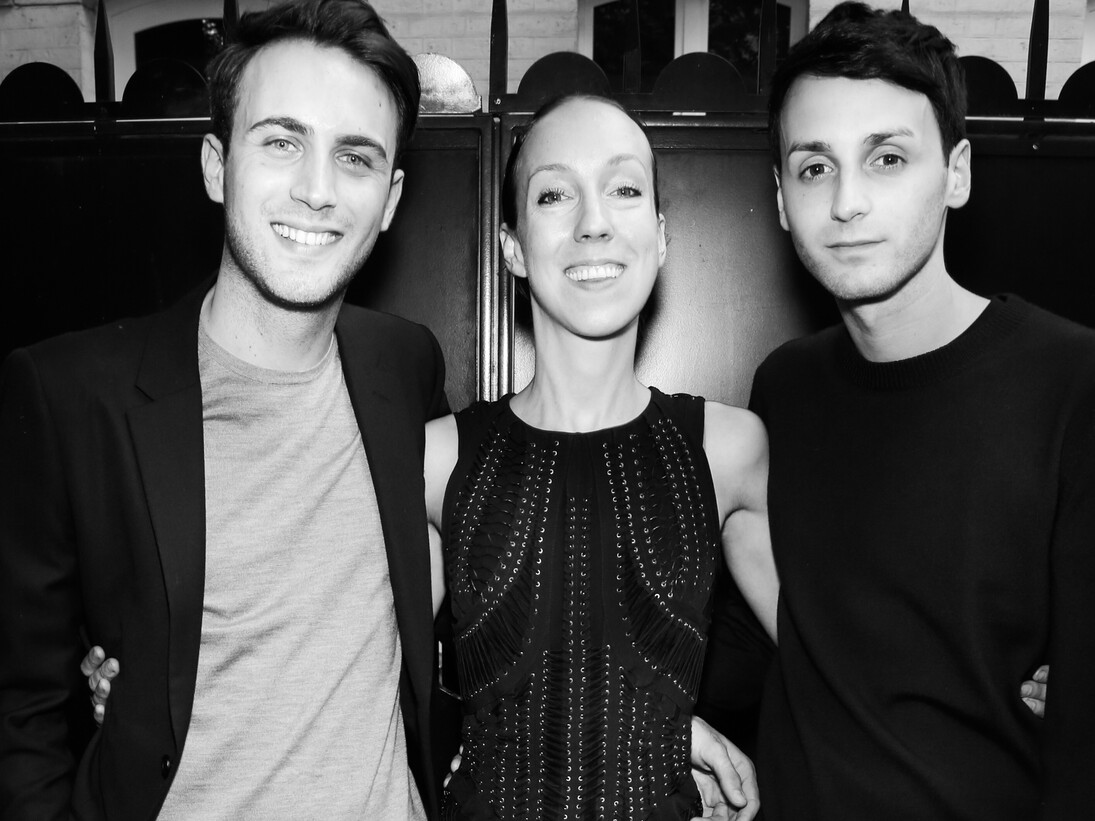 Les lauréats de l’ANDAM 2014 : Iris van Herpen
(Grand Prix) entourée du duo de Coperni Femme,
Sébastien Meyer et Arnaud Vaillant (Prix des Premières Collections) © François Goize