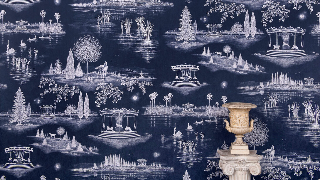 Epoh Beech, The carousel and the moon inverted, midnight sky. Courtesy of Lee Sharrock. Photo by Justin Piperger