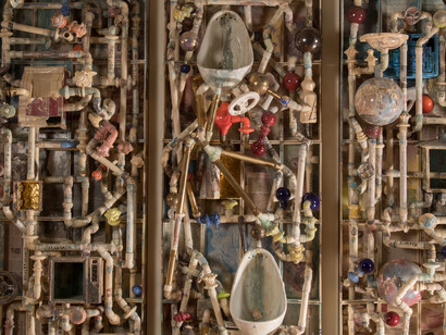 “Composizione-Scomposizione”, 2007, ceramica policroma, detail