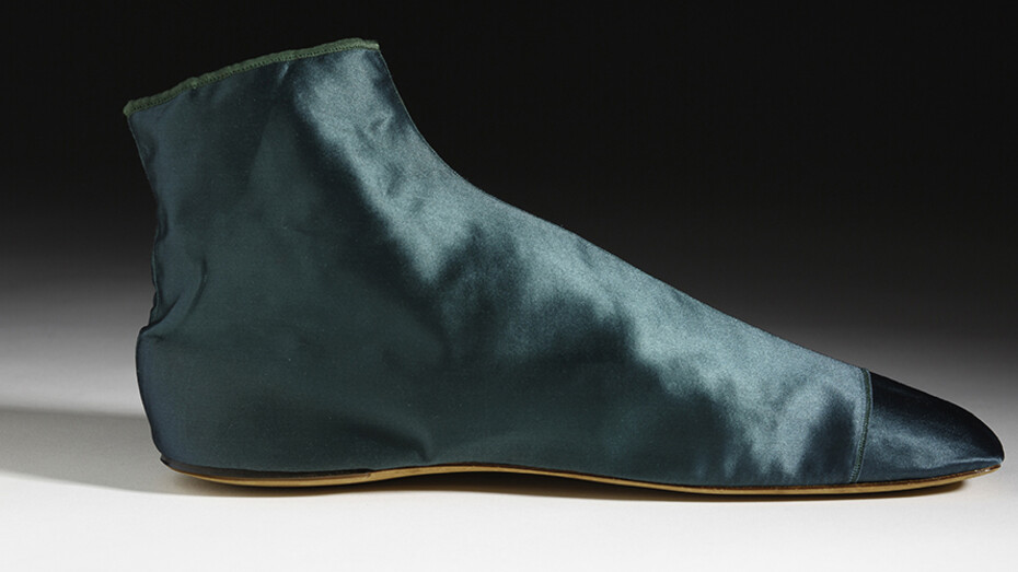 Green satin Adelaides, European, c.1840s
