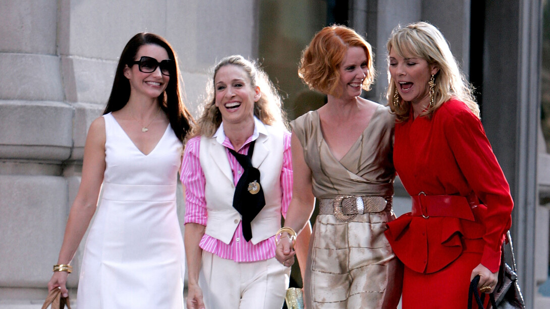 Kim Cattrall, Sarah Jessica Parker, Cynthia Nixon y Kristin Davis protagonizan Sex and the City (1998)
