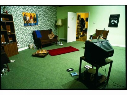 Graham Fagen, Peek-a-Jobby, 1998, Image courtesy of the artist and Matt’s Gallery, London