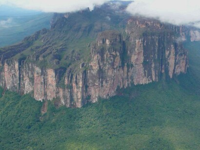 El tepuy es una especie de meseta especialmente abrupta, con paredes verticales y cimas relativamente planas (aunque no en todos los casos) características del escudo guayanés, principalmente en la zona de la Gran Sabana venezolana