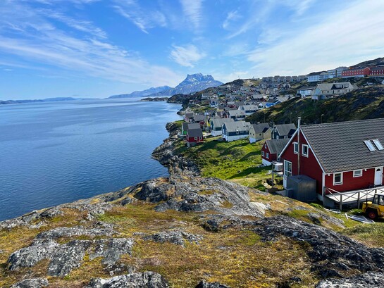 Nuuk, la capitale della Groenlandia. Nuuk è la città più grande e popolosa della Groenlandia e si trova sulla costa sud-occidentale dell'isola