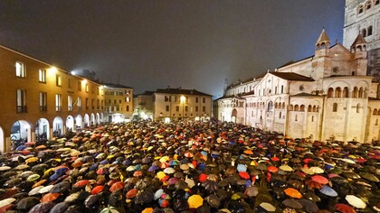 Las «sardinas» en Modena