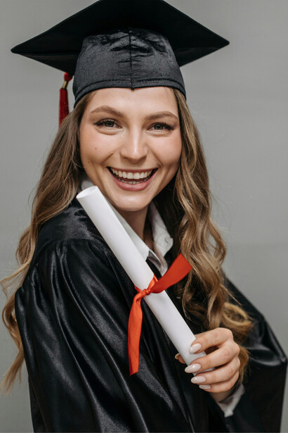 Licenciatura. Ainda hoje, três anos depois, sempre que me sinto mais desmotivada, estas palavras afloram-me a mente e são como um renovar de energia