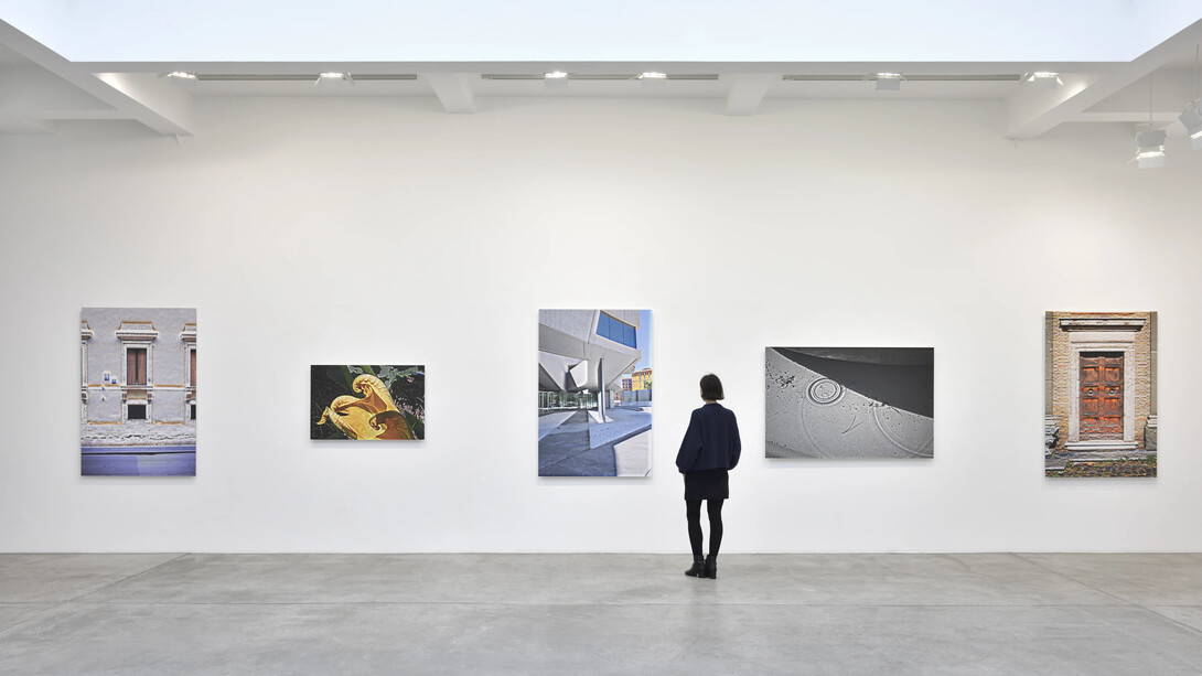 James Welling, Thought objects, Italy and France, exhibition view. Courtesy of Marian Goodman Gallery