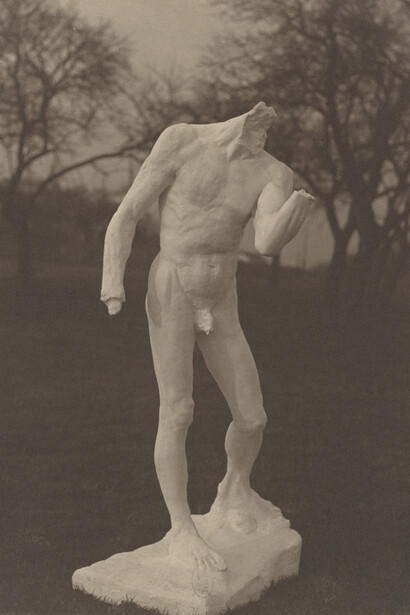 Stephen Haweis (1878–1969) et Henry Coles (1875-?), Étude pour Pierre de Wissant, Vers 1903–1904, épreuve au charbon, H. 22,90 L. 16,90 cm Ph. 3243