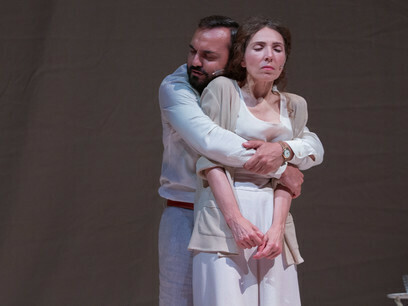 Montaje de «La muerte y la doncella» con el que se ha inaugurado el Campania Teatro Festival (foto Salvatore Pastore)