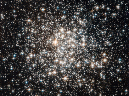 Webb está diseñado para ver luz infrarroja, una luz que está justo fuera del espectro visible, y justo fuera de lo que podemos ver con nuestros ojos humanos