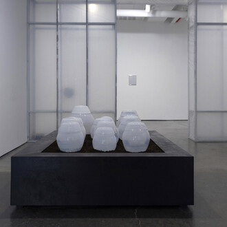 Stain begins to absorb the material spilled on. Courtesy of DOOSAN Gallery 
