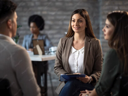 Nunca habíamos tenido tanta información disponible sobre las personas. Currículos, evaluaciones, certificaciones, entrevistas, referencias, experiencias profesionales, pruebas técnicas, perfiles digitales y registros históricos pueden coexistir alrededor de un mismo candidato