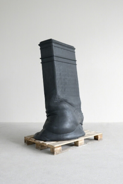 Erwin Wurm. Courtesy of Lehmann Maupin