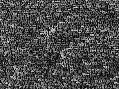 Roman Opalka – 1965 / 1 – ∞. Cada número escrito es una huella mínima, una práctica repetitiva que ancla la existencia en el presente. La repetición aquí no es solo rutina: es una forma de dar sentido al devenir y a la finitud