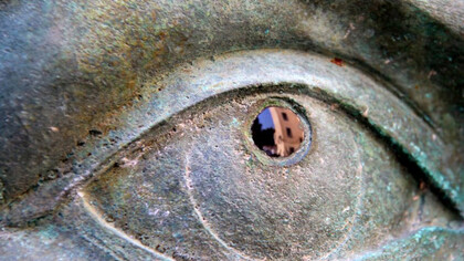 Lo sguardo aldilà