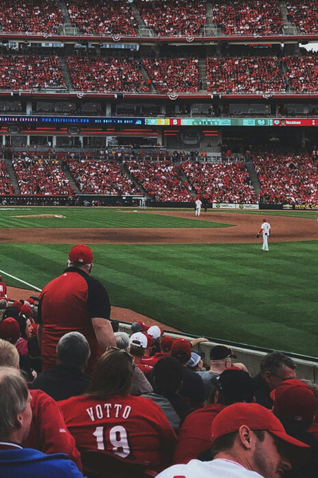 Los estadios de fútbol americano tienen una capacidad de 65 a 8o mil personas