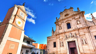 Iglesia Madre de la Asunción en la comarca de Salento en Apulia, Italia