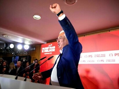 Antonio Costa celebrando na Sede Socialista de Lisboa