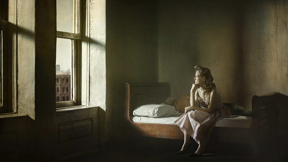 Meditações de Hopper, "Mulher virada para o sol", 2012, Richard Tuschman.