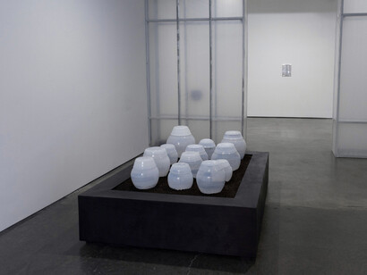 Stain begins to absorb the material spilled on. Courtesy of DOOSAN Gallery 