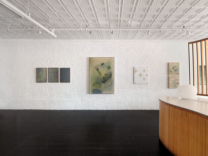 Various artists, In soft motion, exhibition view. Courtesy of Uprise Art