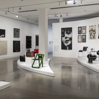 Varios artistas, Moderno y MetaModerno edición 70 aniversario, vista de exhibición. Cortesía del Museo de Arte Moderno de Buenos Aires