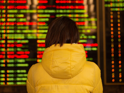 Me veo iniciando exóticas vacaciones de mi vida cárcel. También me viene a la cabeza la sensación de miedo a ser descubierta, el sudor frío de las pocas ocasiones en que mi marido bordeaba la sospecha