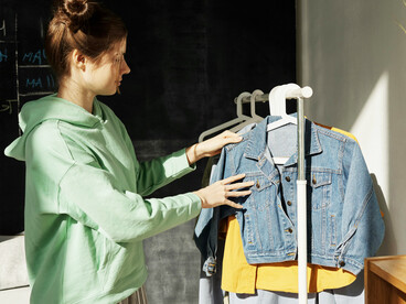 La industria de la moda produce prendas a un ritmo que la logística no puede revertir ni reintegrar al sistema