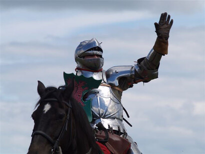 ¿Cuáles han sido las tendencias actuales en las investigaciones de la diplomacia medieval?