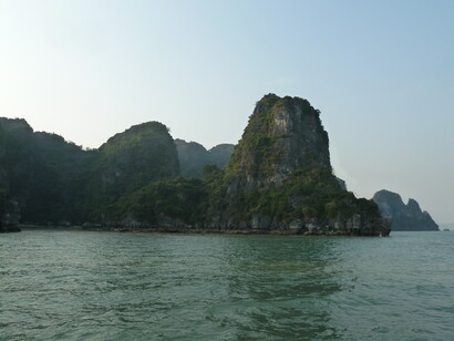 Ha Long Bay, rochedos. Fotografia Tatiana Sato