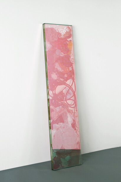 Gavin Turk, RAULT, 2015, glass and mixed media, 200 x 45 x 5 cm. Courtesy Galerie Krinzinger and the artist / © Photo Andy Keate
