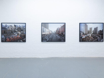 Gabriele Basilico, Shanghai, vista della mostra. Per gentile concessione della Galleria Michela Rizzo 