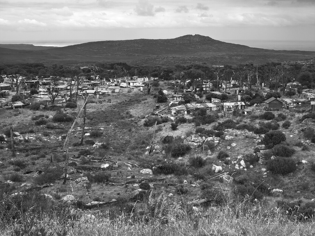 John Riddy, Peninsula (Red Hill 3) 2014, Archival pigment print , 18 x 23 cm, Edition 1/5+1 ap, Courtesy the artist and Frith Street Gallery, London
