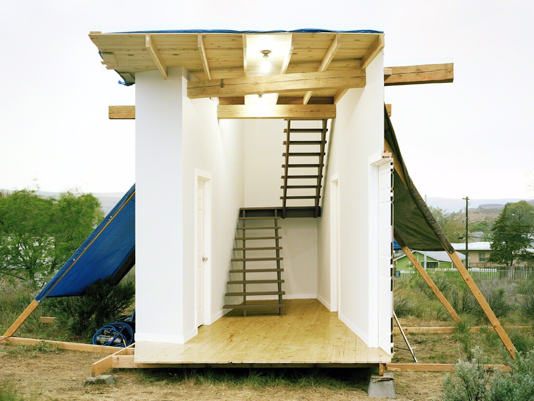 Chris Engman, Dwelling, 2016. Courtesy of Luis De Jesus Los Angeles