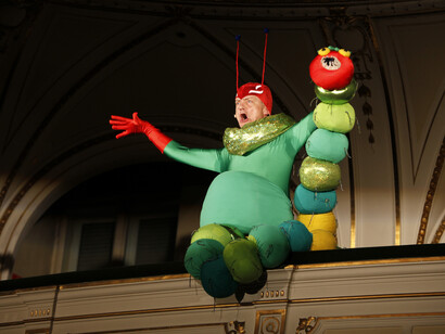 Alexander Brener und Barbara Schurz, Die Rede, 2019, Performance, Congress Graz, Foto: Liz Eve