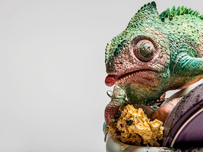 Bertozzi e Casoni, 10 febbraio, 2020, ceramica policroma, 37 x 53 x 44 cm
